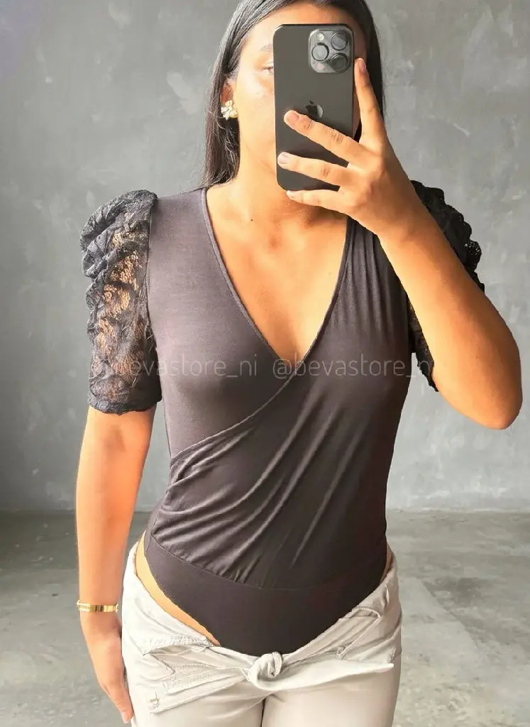 f5dee980-d6b8-4ed7-bbfa-f701d5b306b5.webp
