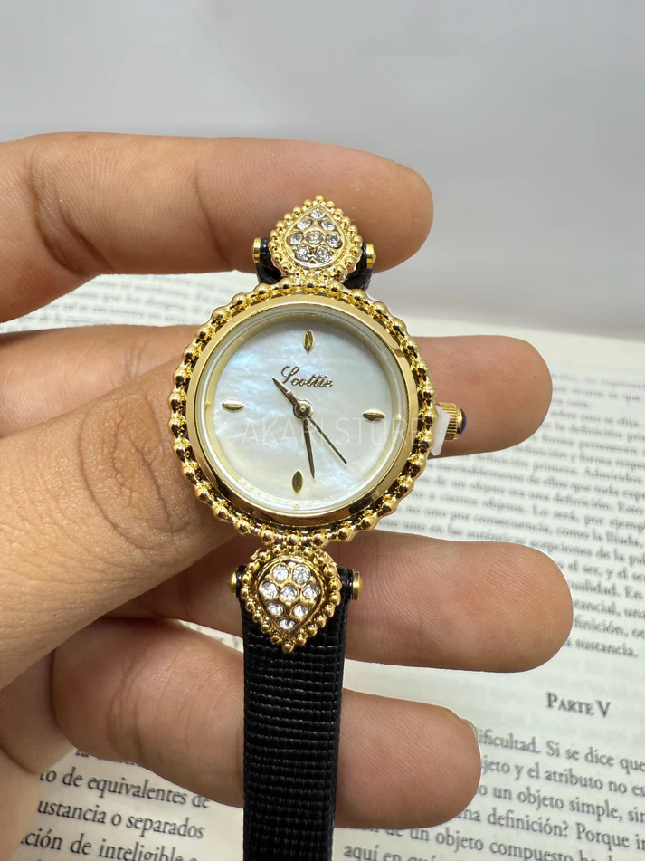 Reloj Antonia dorado (Acero Inoxidable)