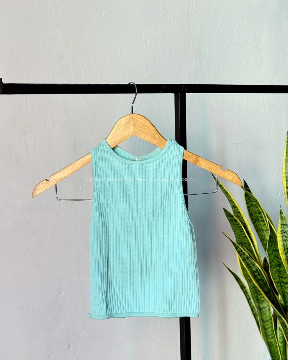 Top sin mangas Eulalia verde menta (S/M)