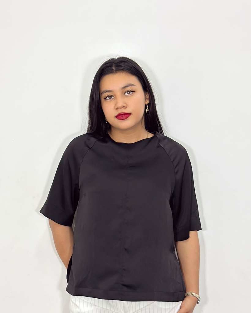 Blusa satinada Hanna negro (S)