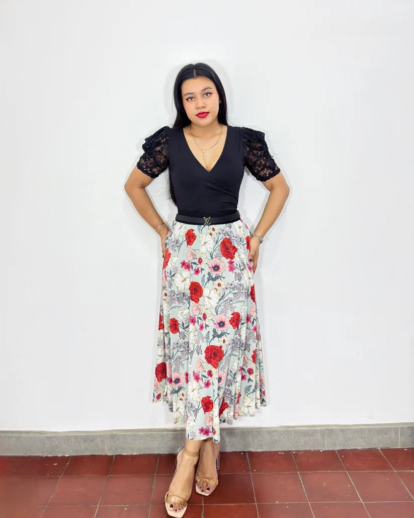 Falda midi Rita gris claro (S)