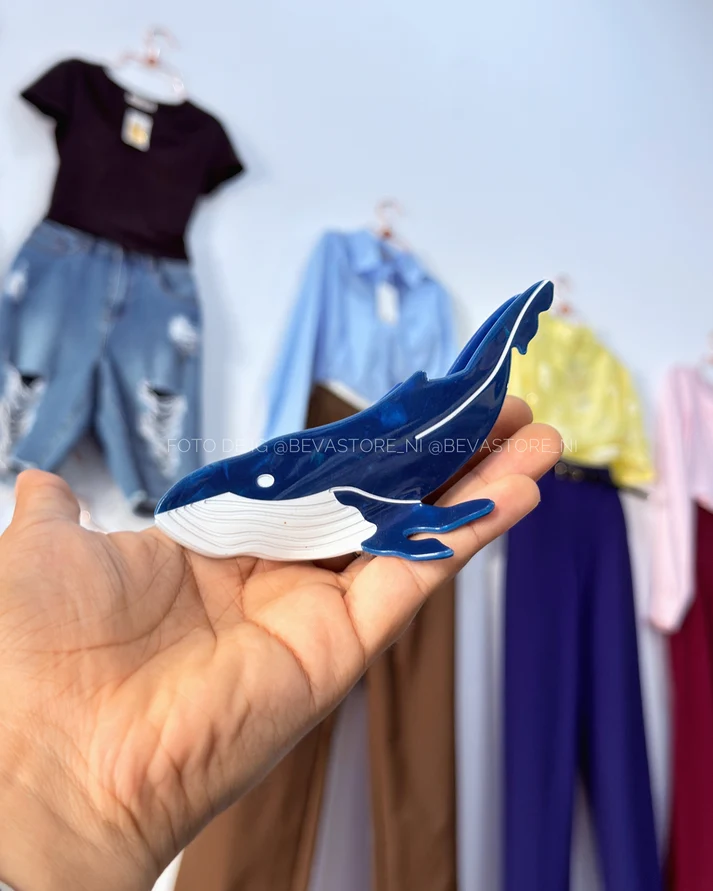 [2918] Pinza de cabello de ballena azul