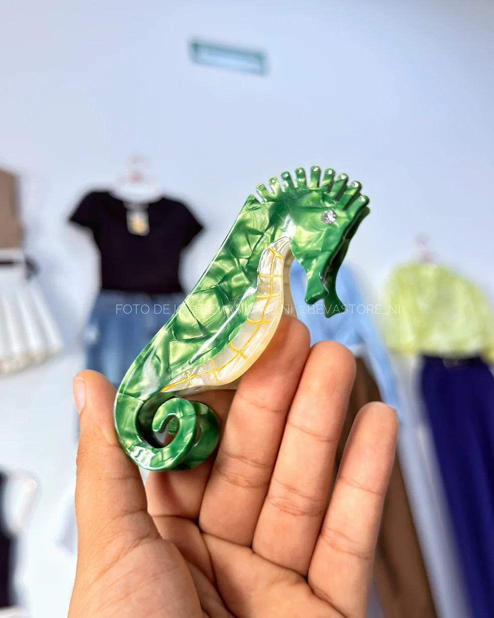 [1074] Pinza de cabello de caballito de mar verde