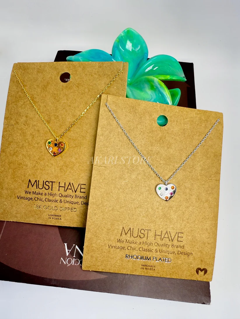 Cadena Dije de Corazón con Tachuelas de Arcoíris (Dorado)
