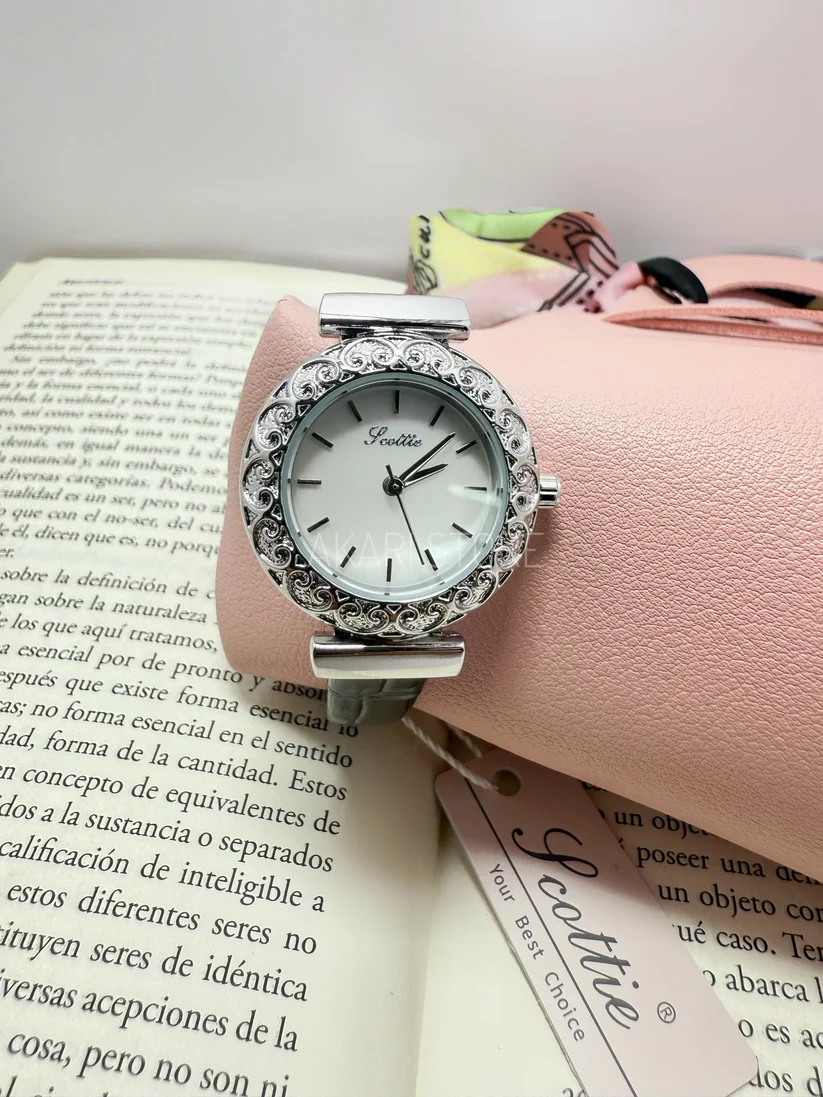 Reloj Kristal plateado