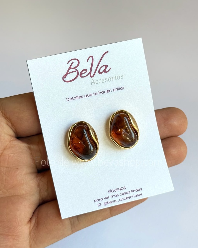 Aretes café ovalados de forma orgánica dorada