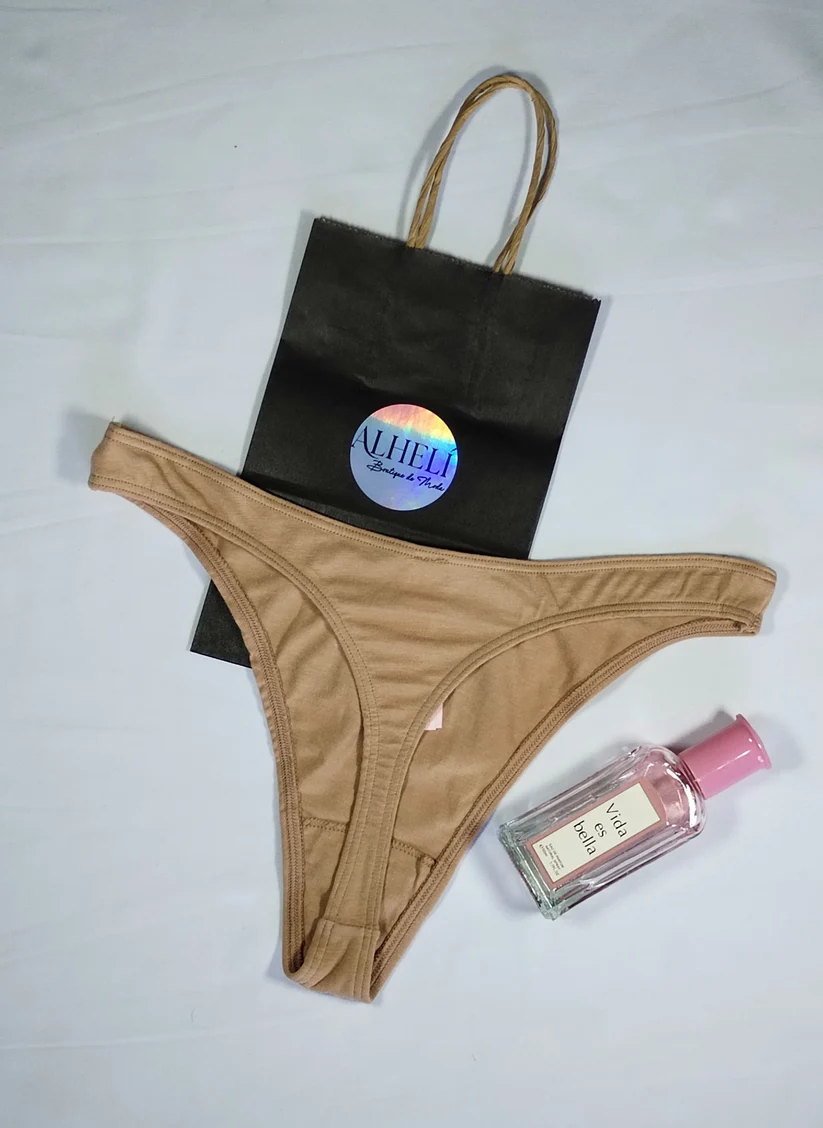Ropa interior de Victoria's Secret Beige
