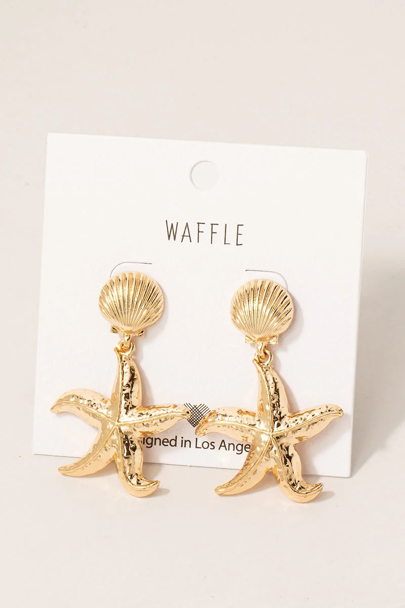 [2309] Aretes Estrella y concha de mar dorados