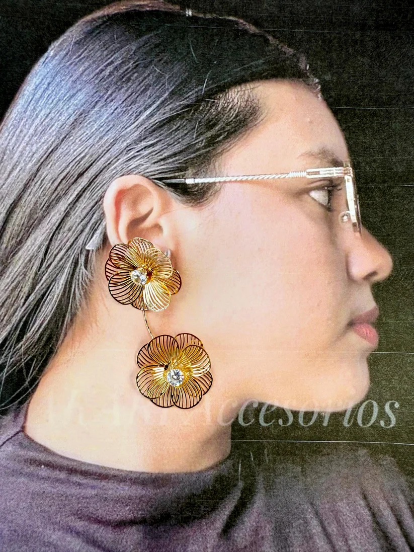 [2313] Aretes dorados doble flor con perlas